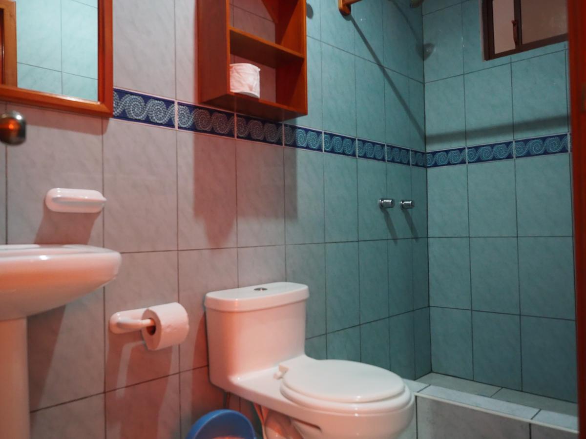 Hostal Espana プエルトアヨラ エクステリア 写真